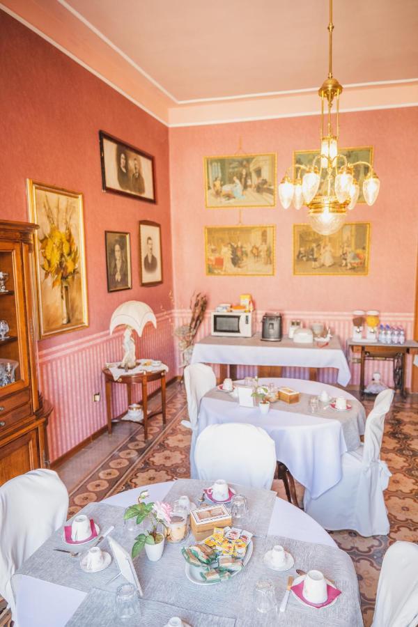 Casa Tonina Bed and Breakfast Carloforte  Exteriör bild