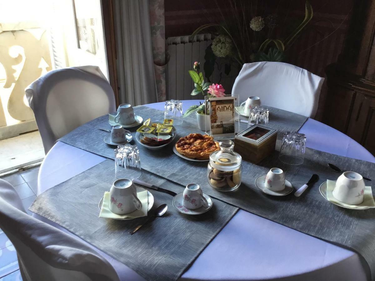 Casa Tonina Bed and Breakfast Carloforte  Exteriör bild
